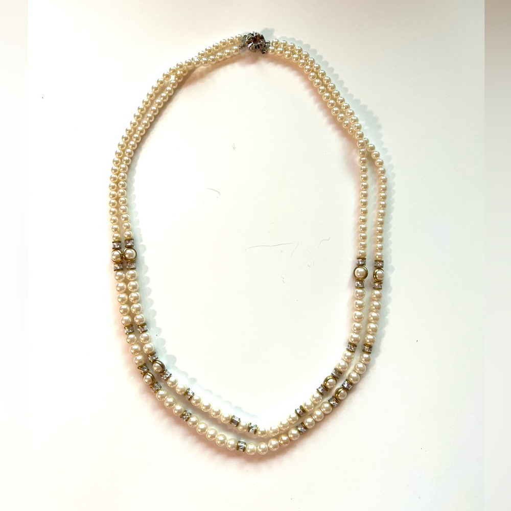 Classic vintage Double-Strand Pearl stud Necklace with Silver Details